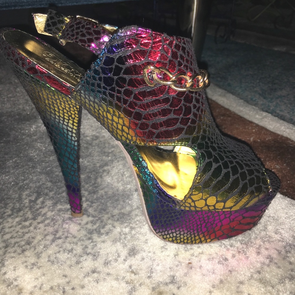 Platform shoes - Picture 2 of 5